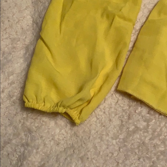 🦋2 for $15 item!Yellow off shoulder top - Picture 3 of 6